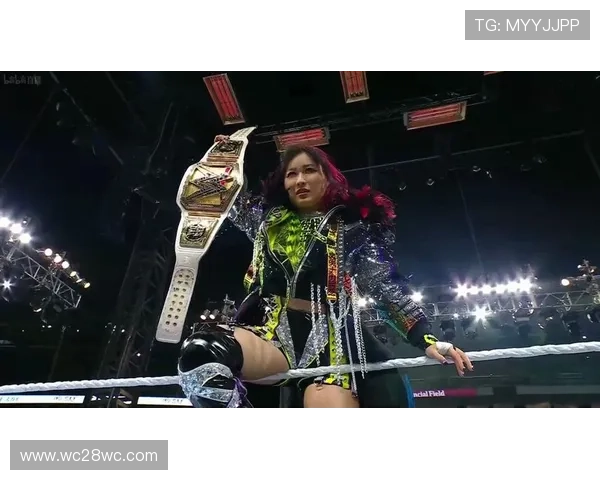 WWE现场直播震撼上演,热血对决引爆全场激情! WWE现场直播震撼上演,热血对决引爆全场激情!